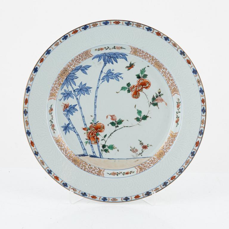 A Chinese Imariverte dish, ealry 20th Century.