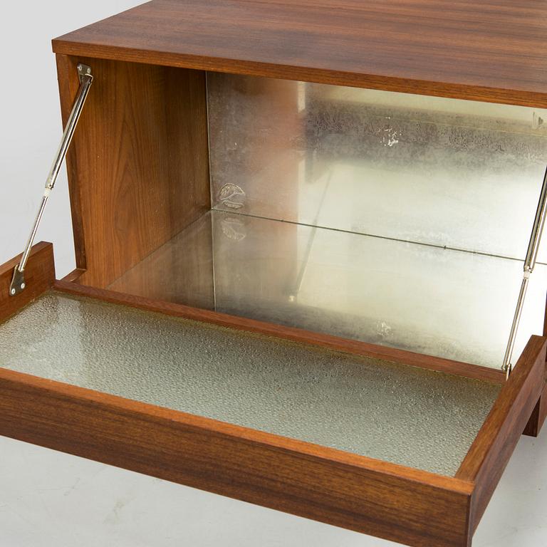 A 1960s/1970s bar cabinet / bar table.