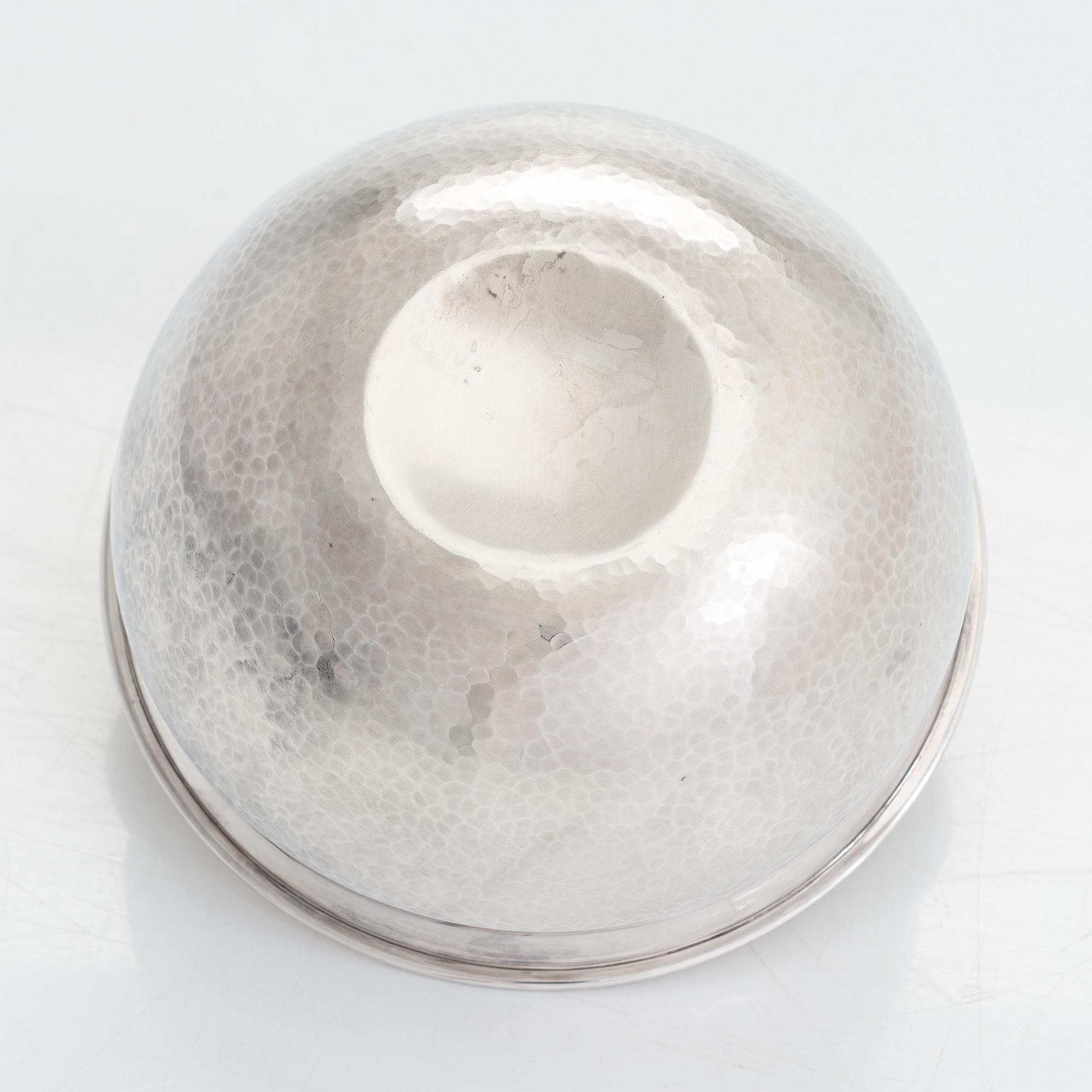 Tapio Wirkkala, a silver bowl, model TW 341, Hämeenlinna, Finland 1976. Design year 1966.