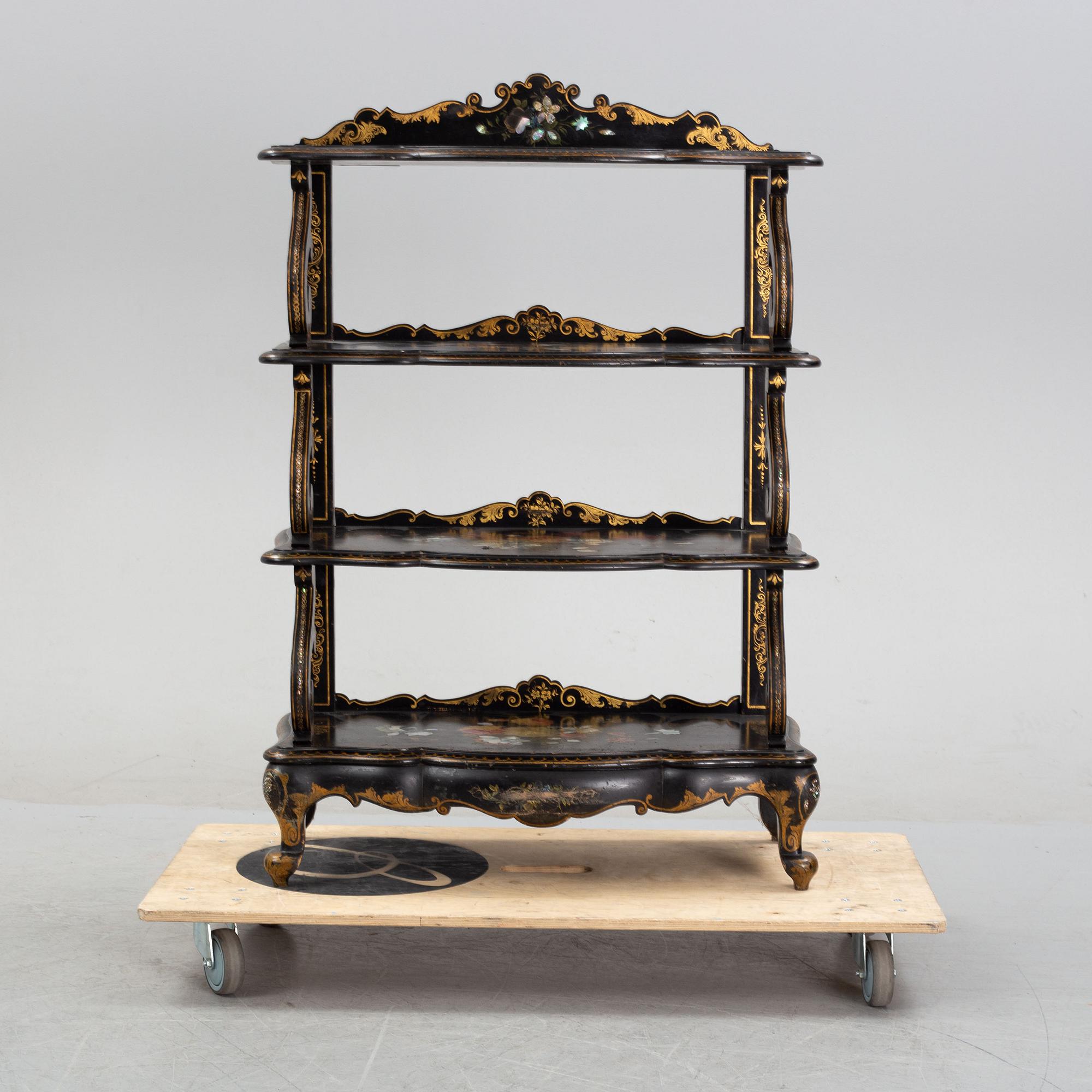 A late 19th century Atenienn or Etagere.