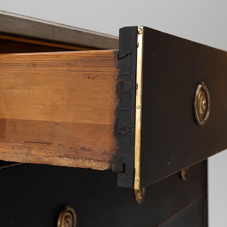 Chest of drawers, Gustavian style, 19th century.