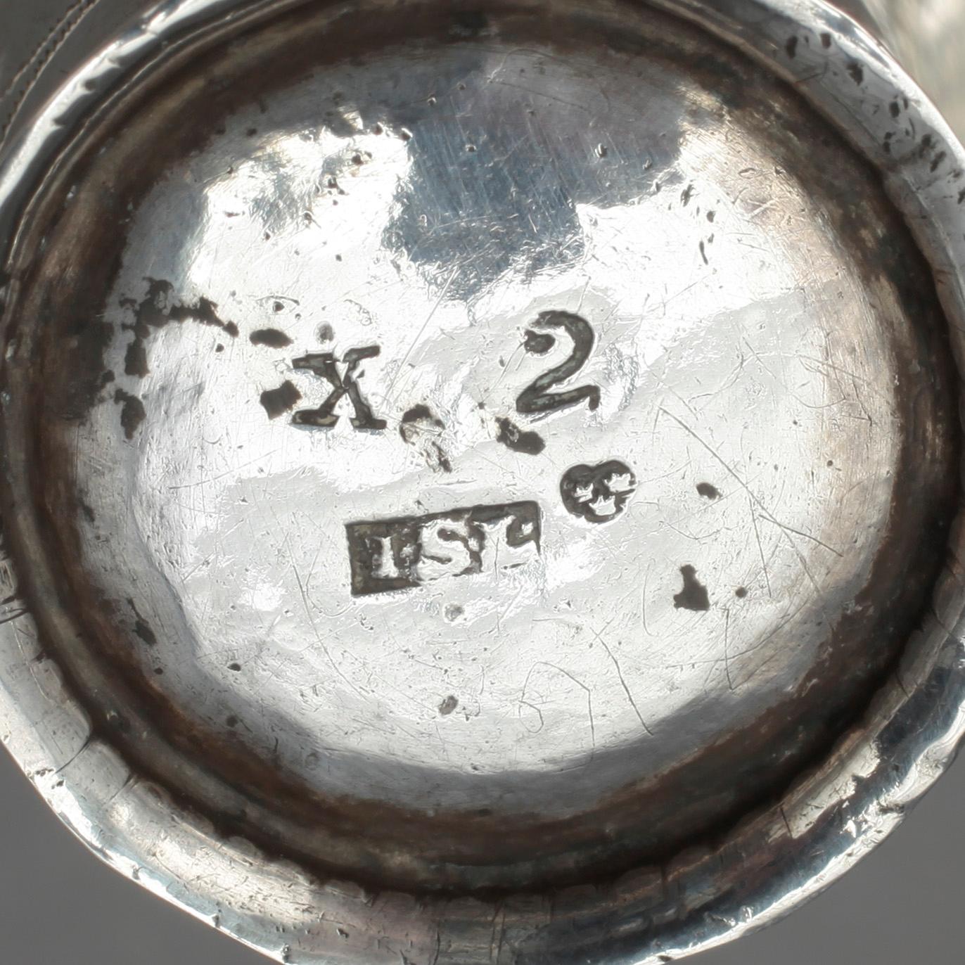 BÄGARE, 2 st, silver, Johan Berg, Stockholm 1763 samt Johan Sacklén, Jönköping 1804, tot vikt 98 gram.