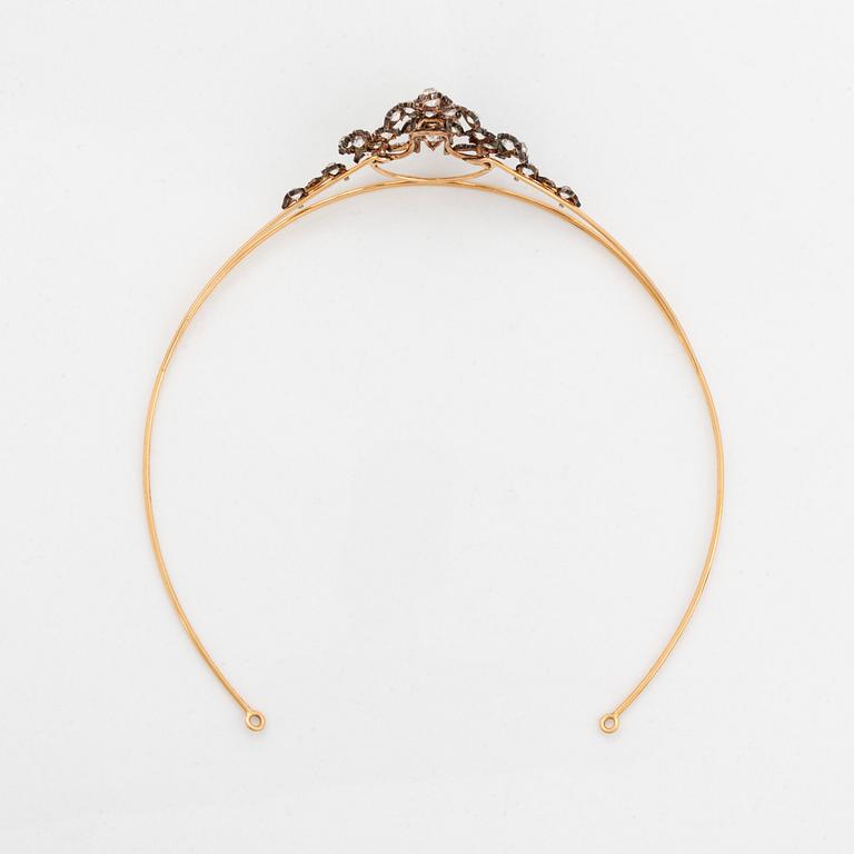 Diadem 18K guld och silver med gammalslipade diamanter.