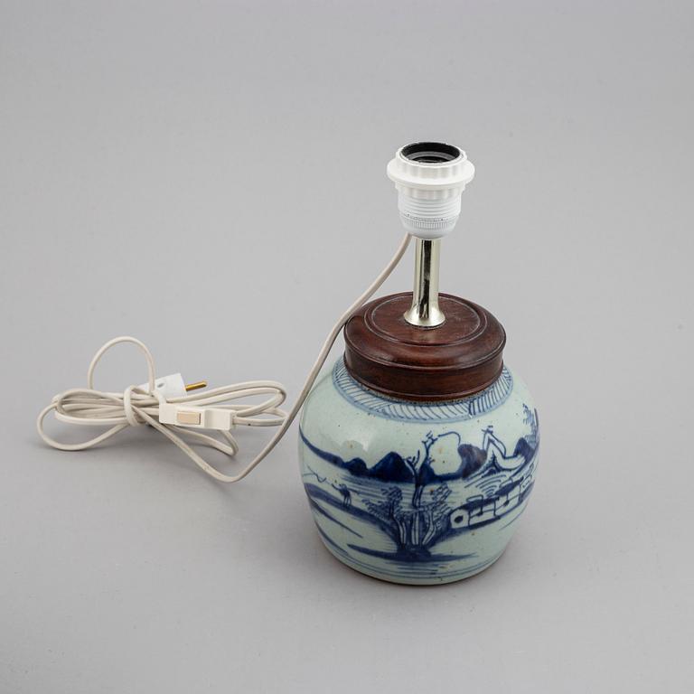 A blue and white jar with cover and one mounted as a lamp, Qing dynasty, 19th Century.