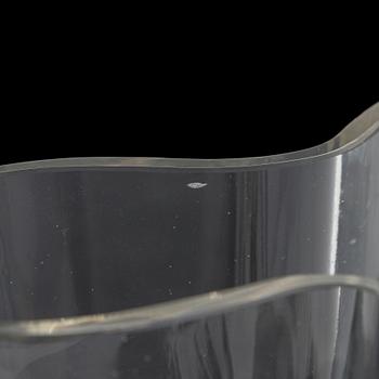 Alvar Aalto, A '9750' vase Karhula Glassworks in production 1937-1949.
