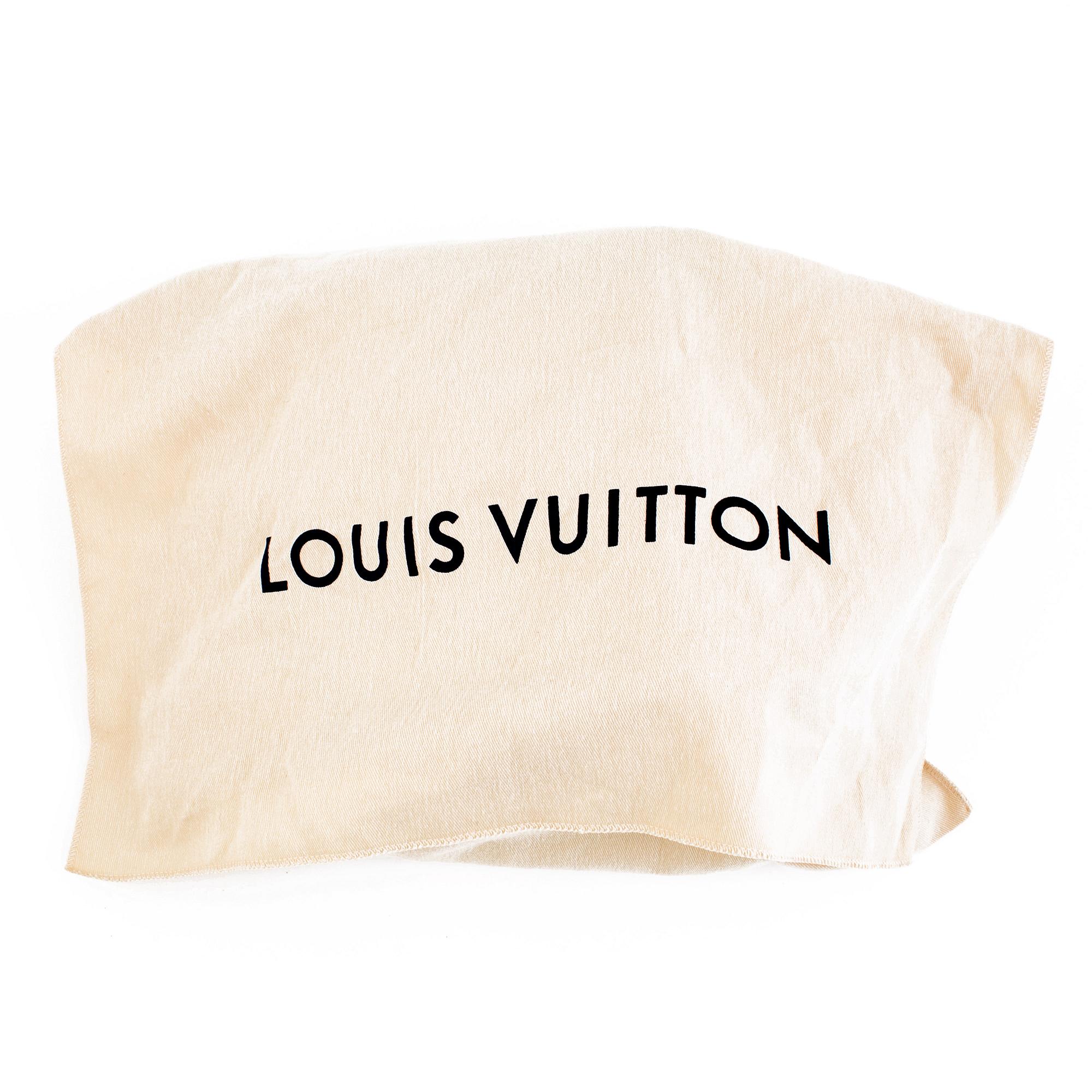 A "Speedy Bandouliere 25" by Louis Vuitton 2016.