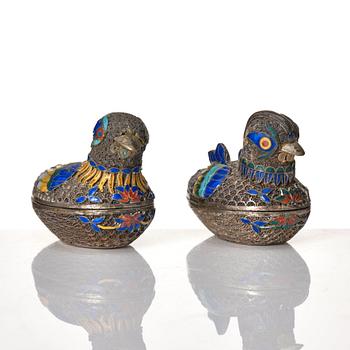 A set of three potpurri figurines, silver and enamel, late Qing dynasty/early 20th Century.