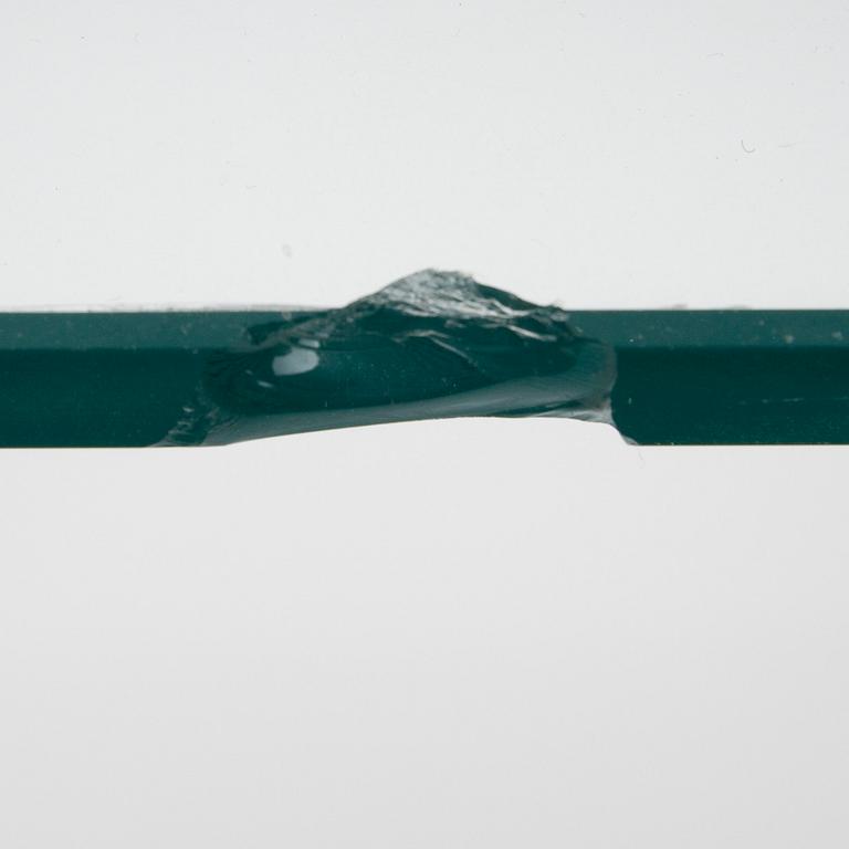 BORD MED GLASSKIVA, Y805C. Alvar Aalto, Artek. Modellen formgiven 1945.