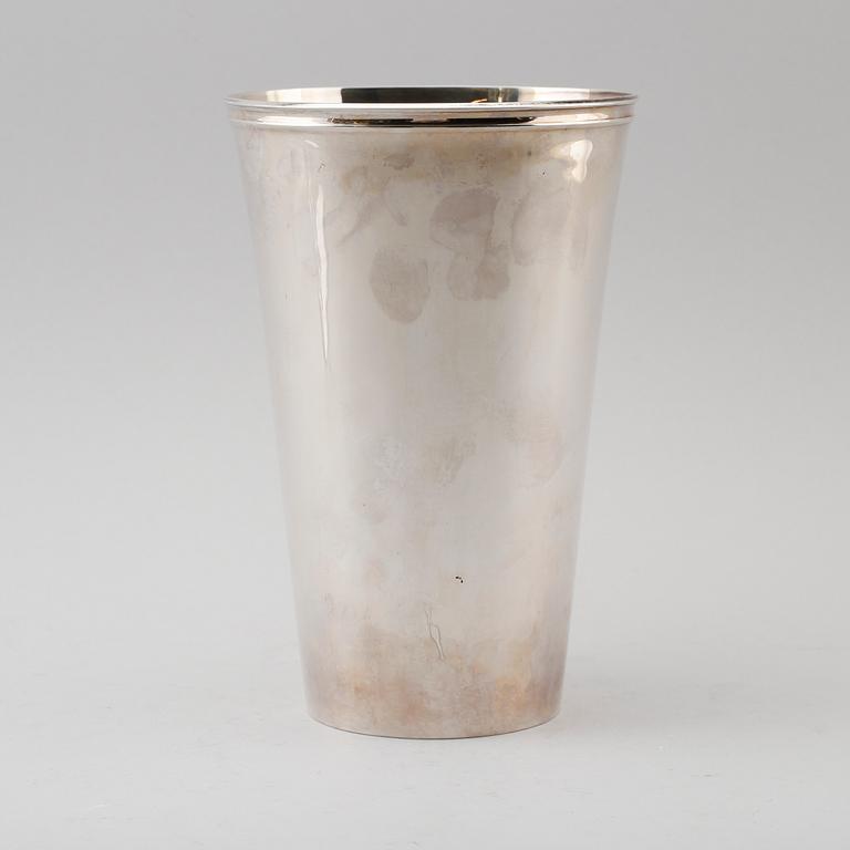 VAS, silver, Vera Ferngren, CG Hallberg, Stockholm 1961. Vikt 569 g.