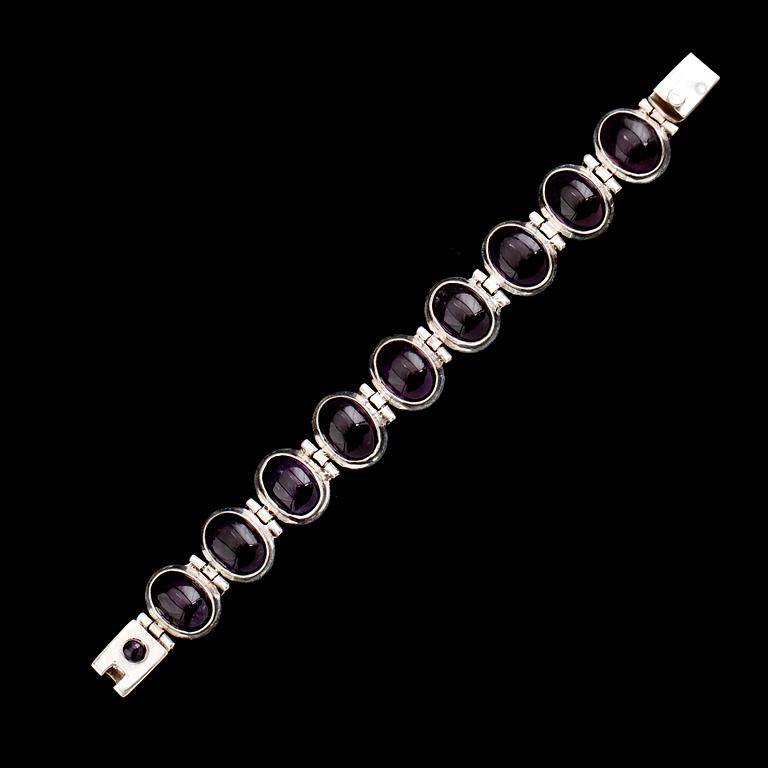 ARMBAND, sterlingsilver, samt 9 ametister.