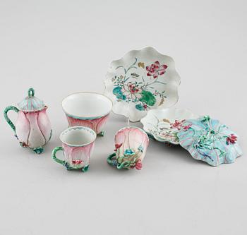 Four peices of chinese porcelain, 18th century.