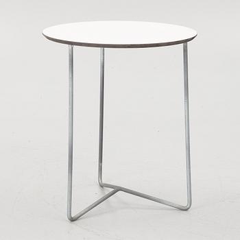 Nils Strinning, a pair of garden chairs and a table, 'High Tech', Grythyttan.