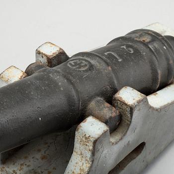 SALUTKANON, gjutjärn, Hälleforsnäs Bruk, 1900-tal.