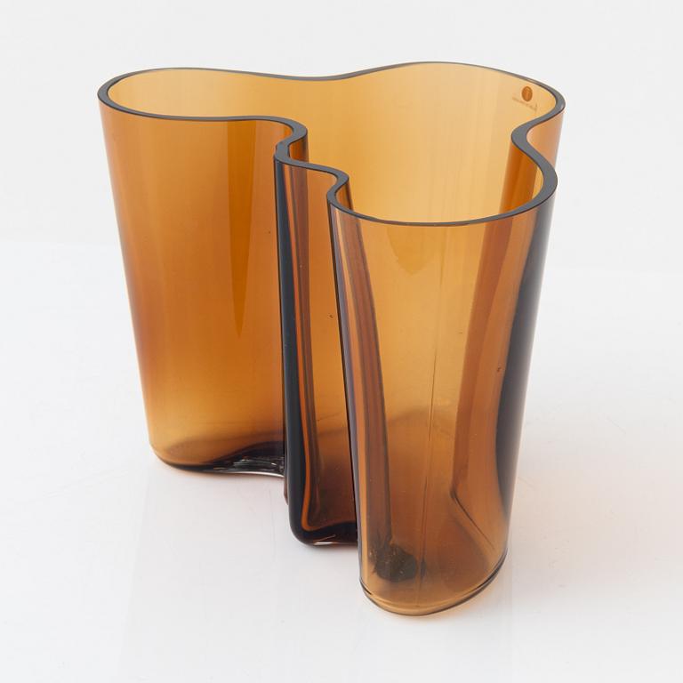 Alvar Aalto, a 'Savoy' vase, Iittala, Finland, 1991.