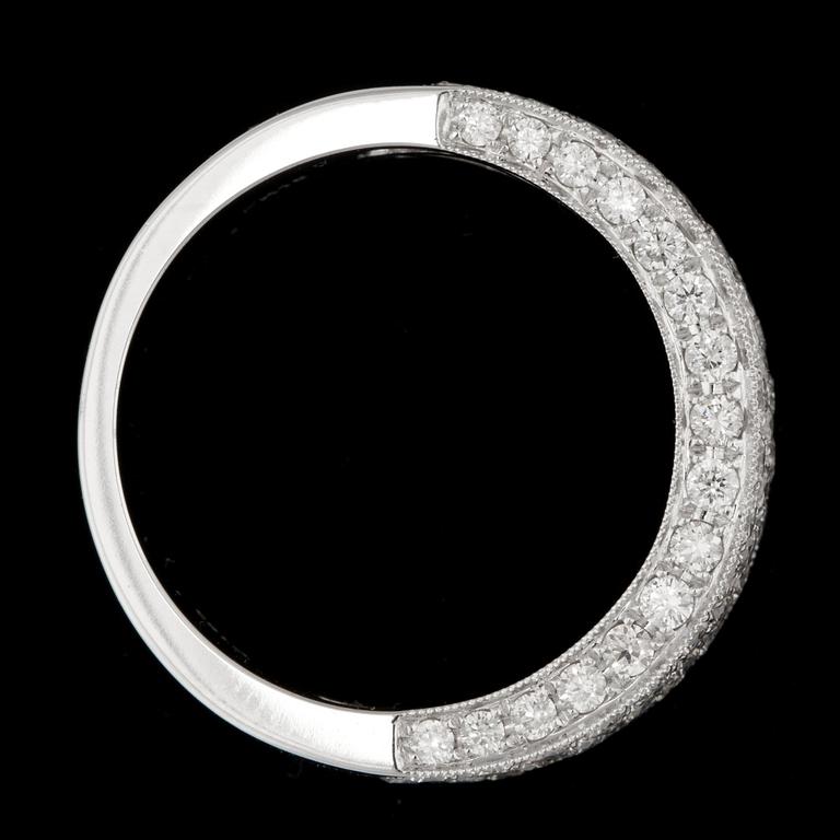 RING, 84 briljantslipade diamanter, tot. 1.83 ct.