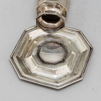 CHRISTIAN HAMMER, skålar med lock och fat, ett par, silver. Stockholm, 1850-tal, 298 gram.