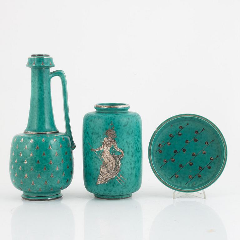 Wilhelm Kåge, vaser 2 st samt fat, "Argenta", Gustavsberg, 1900-talets mitt.