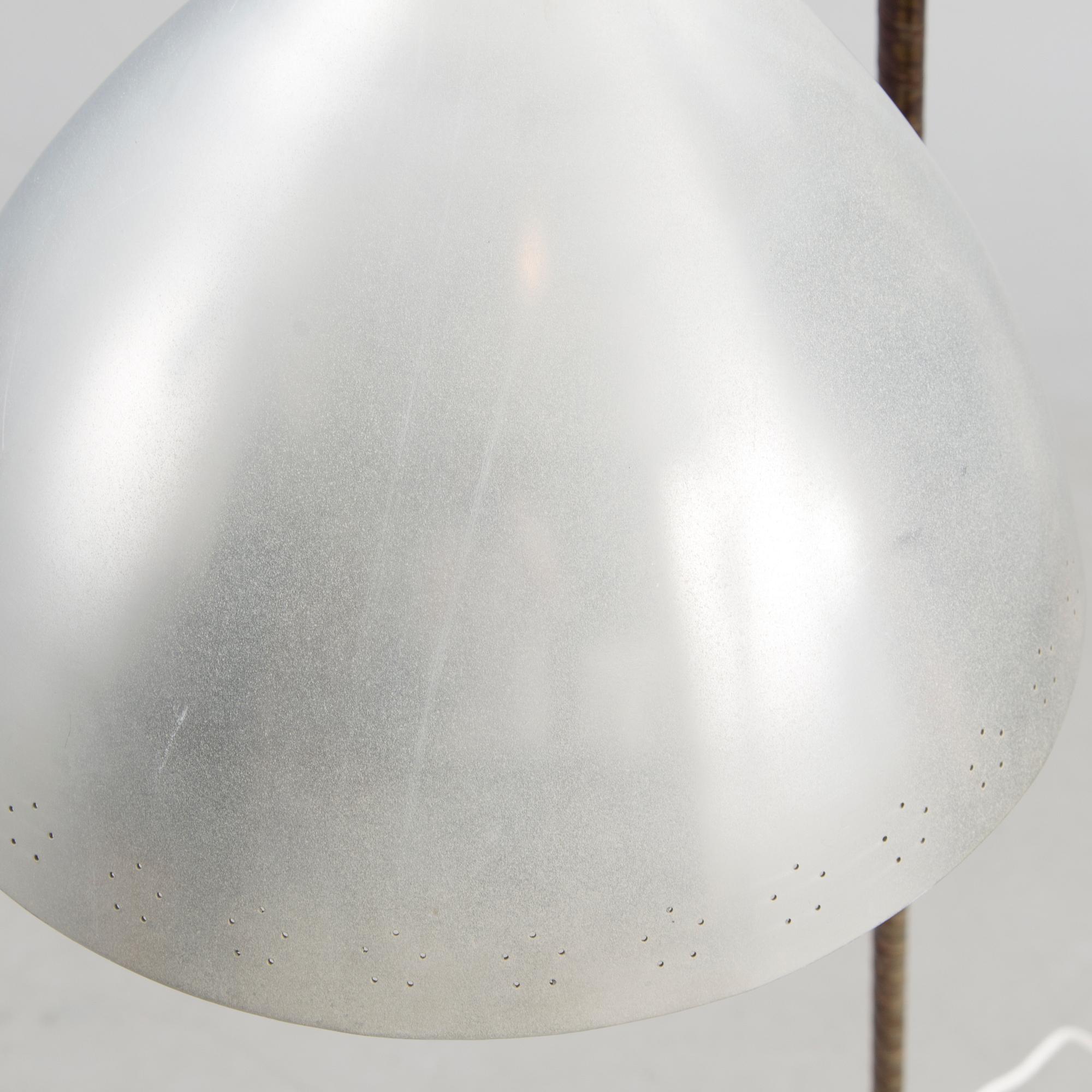 Lisa Johansson-Pape, GOLVLAMPA, model 2062, Stockmann Orno, 1900-talets mitt.