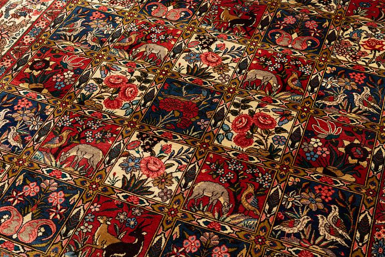 A Bakhtiari carpet, c. 305 x 210 cm.