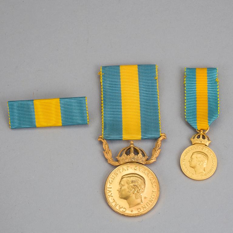 MEDALJ i ETUI, förgyllt silver, Sporrong AB, 1986. Tot. vikt cirka 10 gram.