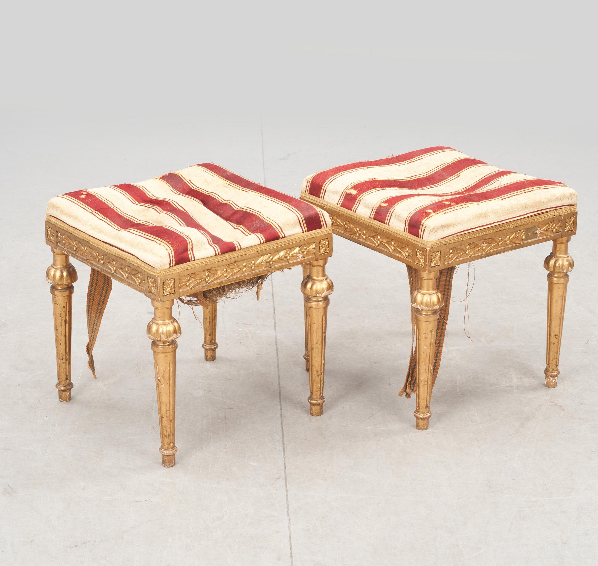 TABURETTER, ett par, Louis XVI-stil, 1900-talets början.