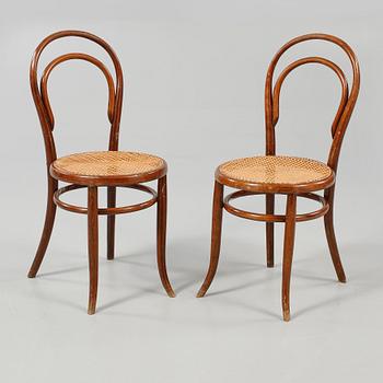 STOLAR, ett par, Thonetliknande, 1900-talets första hälft.