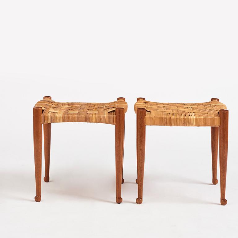 Josef Frank, taburetter 1 par, modell "973", Firma Svenskt Tenn, 1940-50-tal.