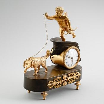 BORDSPENDYL, empire, brons, 1800-talets början.