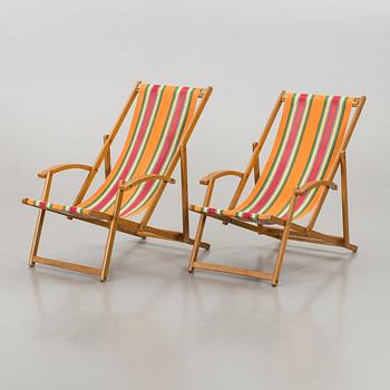 TWO BEACH CHAIRS.