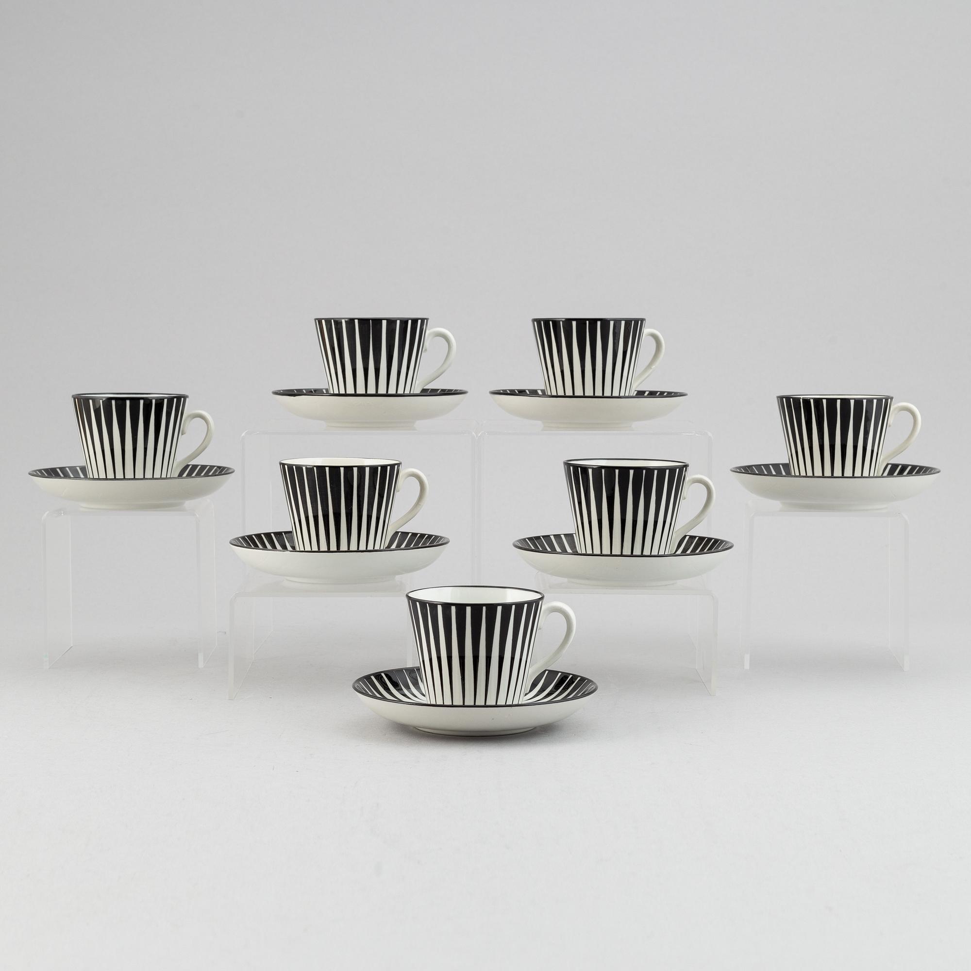 Eugen Trost, kaffekoppar med fat, 7 st, flintgods, "Zebra", Gefle.