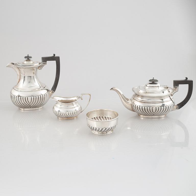 Te- och kaffeservis, 3 delar, samt sockerskål, silver, bl a E. Silver & Co, Sheffield, England 1946-47.