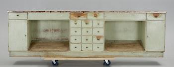 FRISÖRBÄNK / SIDEBOARD, 1900-talets första hälft.