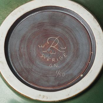 Gunnar Nylund, a stoneware jar with cover, Rörstrand, Sweden 1940's.