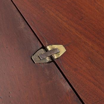 A 19th Century English Dining Table.