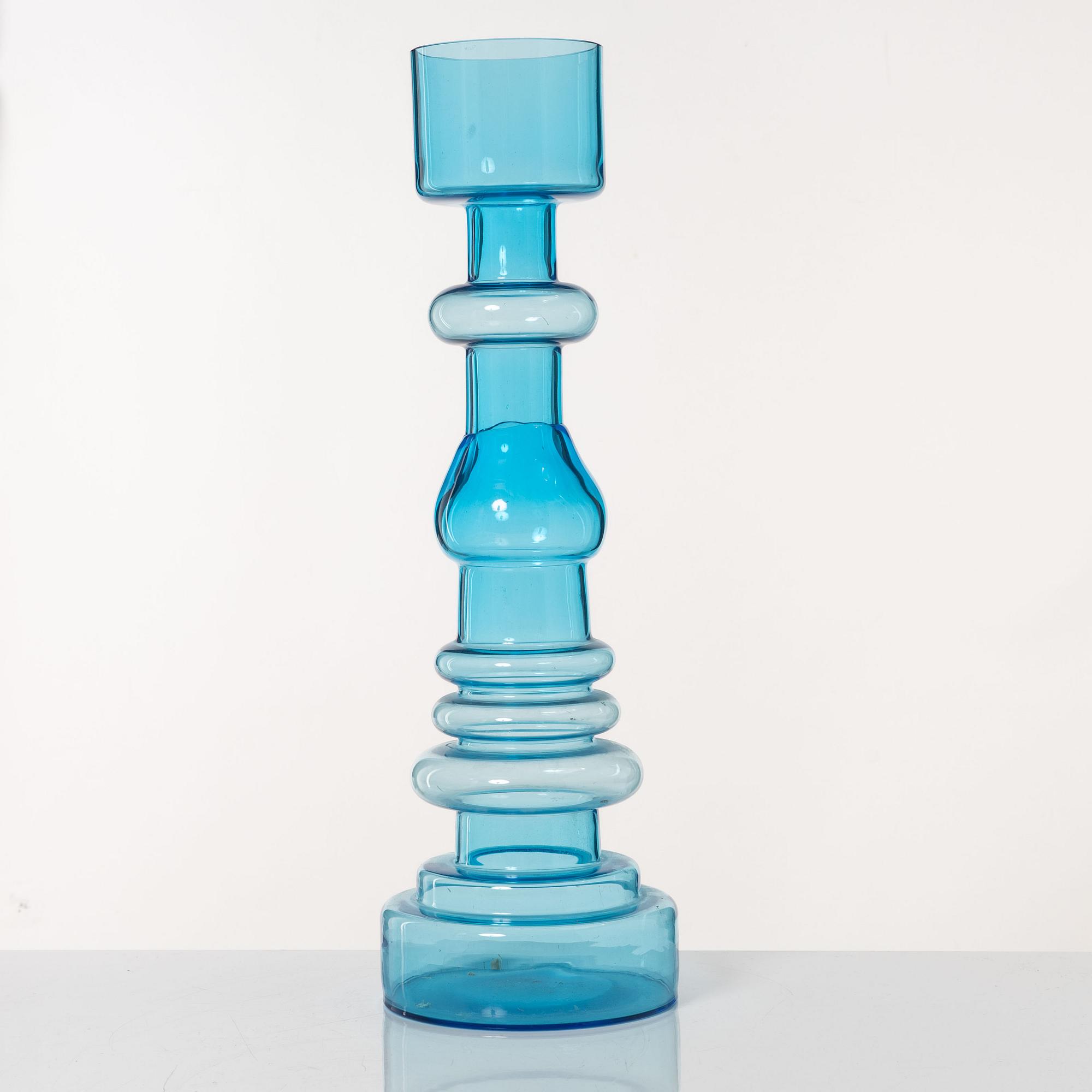 Oivo Toikka, a 'Lighthouse' glass vase, Nuutajärvi, Notsjö, Finland.