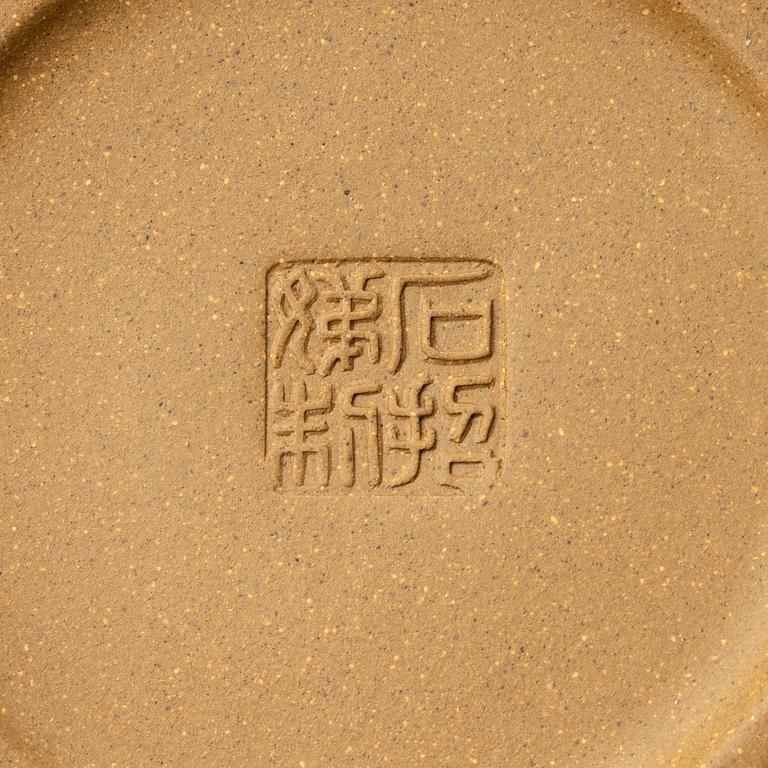 Two Chinese yixing teapots, 1990s and contemporary.