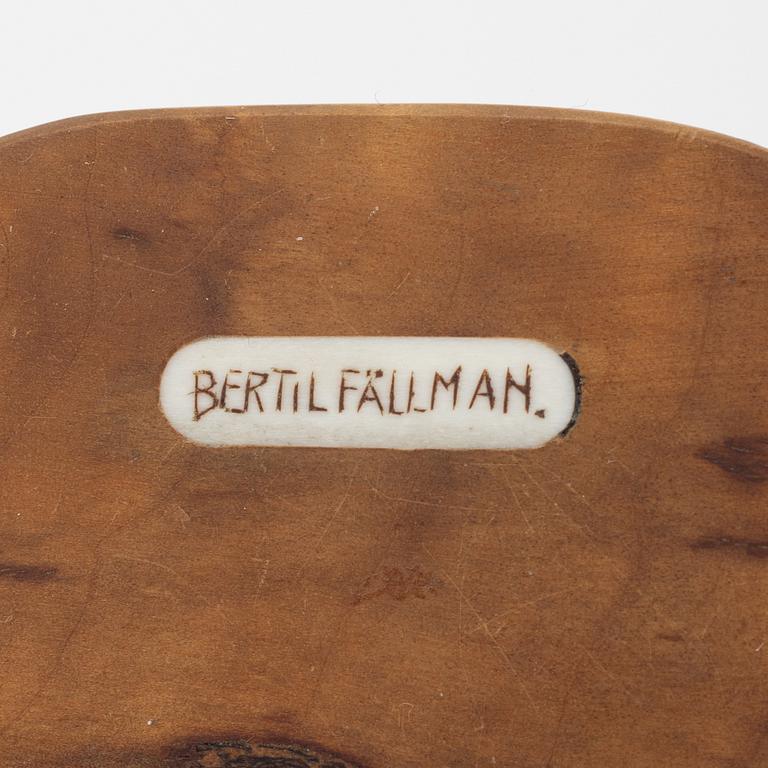A lidded box by Bertil Fällman, signed.