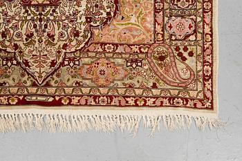 Matta Old silke Hereke, ca 152 x 110 cm.