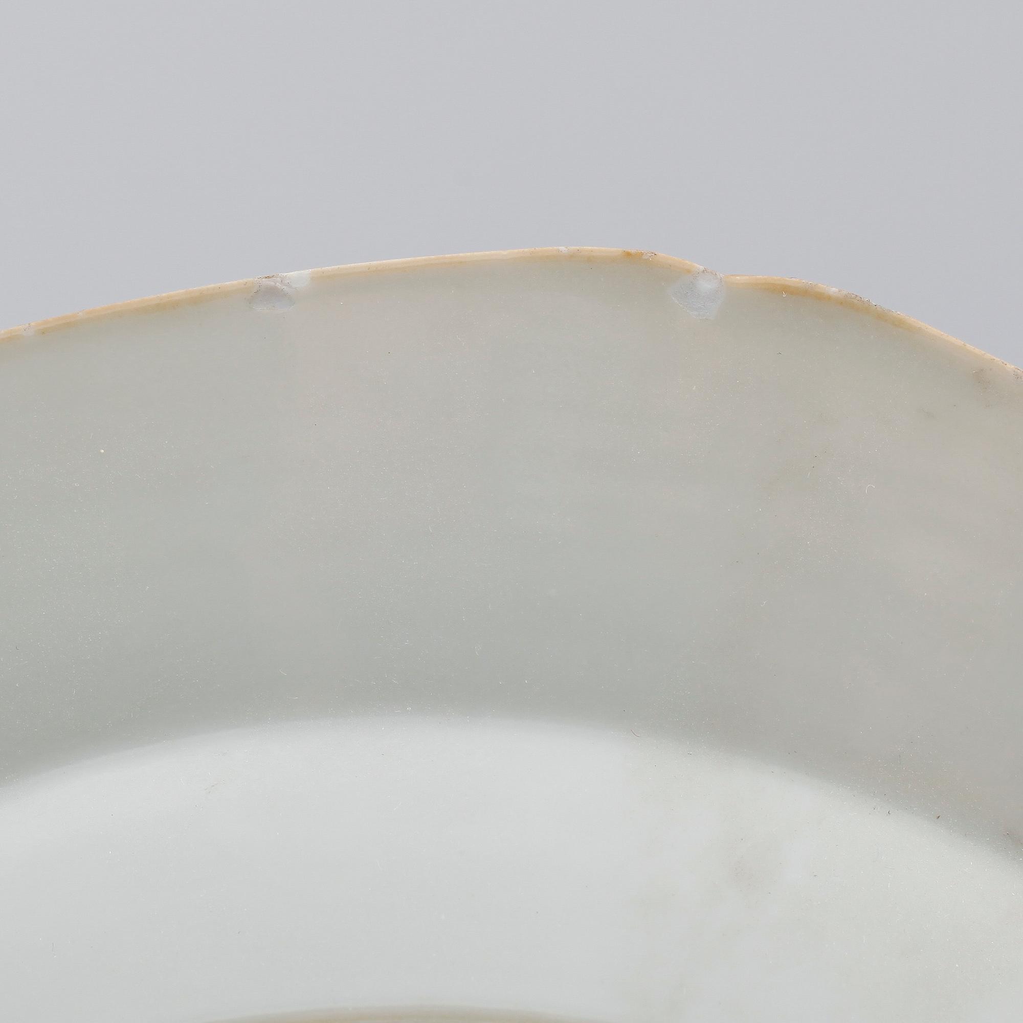 TALLRIKAR, 2 st, porslin, Kina, 1700-tal.