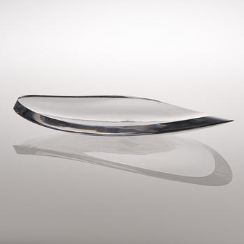 A "Facett I" glass dish signed G. Nyman, Riihimäenlasi Oy from the 1940s.