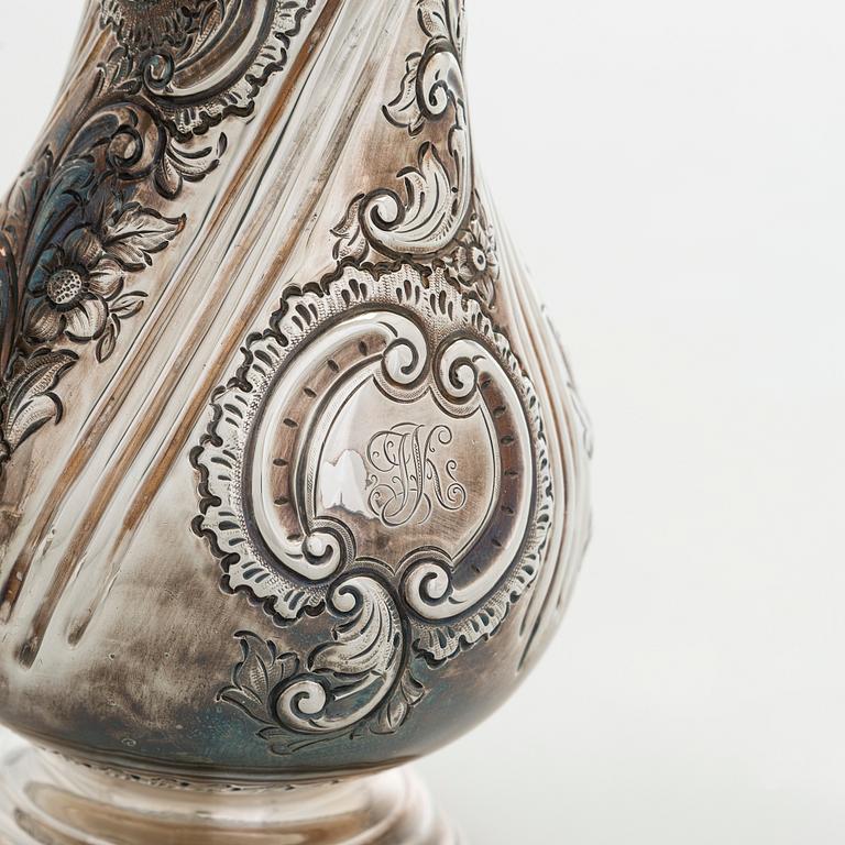 Kannu ja malja, sterlinghopeaa, Sheffield 1900 ja Lontoo 1846.