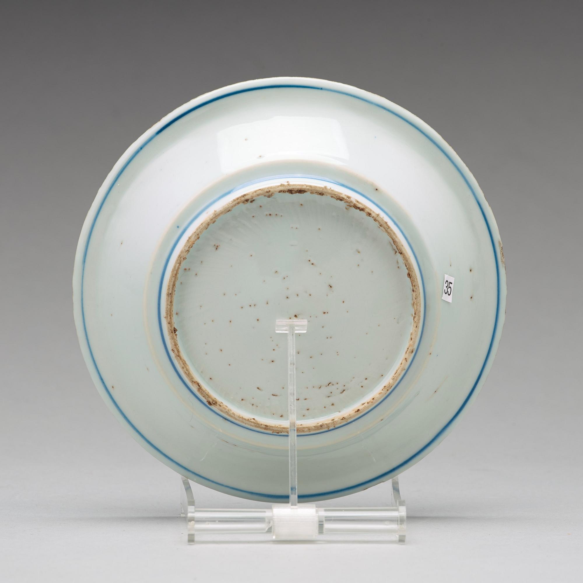 TALLRIKAR, fem stycken, porslin. Mingdynastin, Tianqi /Chongzhen, 1600-tal.