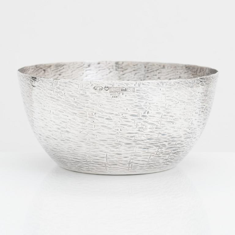 Tapio Wirkkala, skål, sterlingsilver, TW 243, Kultakeskus, Tavastehus 1971.