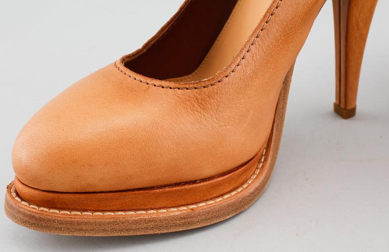 SKOR, Acne. Storlek 38.