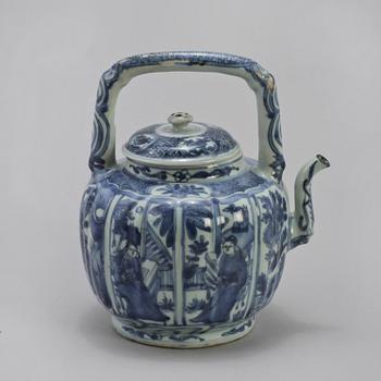 A blue and white tea pot with cover, Ming dynasty, Wanli (1572-1620).