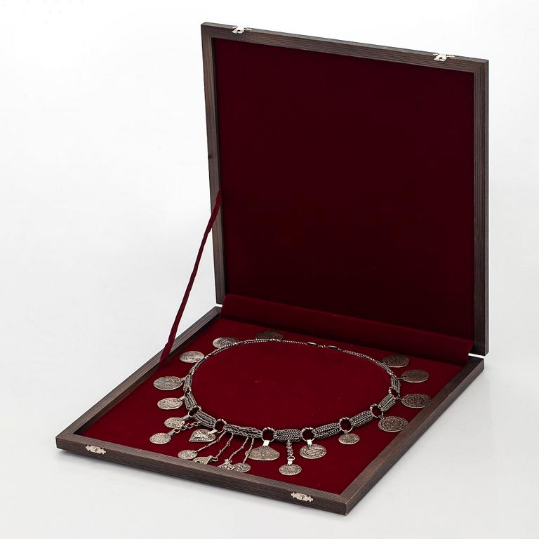Kalevala Koru, A sterlingsilver jubilee collier for Kalevala's 150th anniversary by Kalevala Koru, Helsinki 1984.