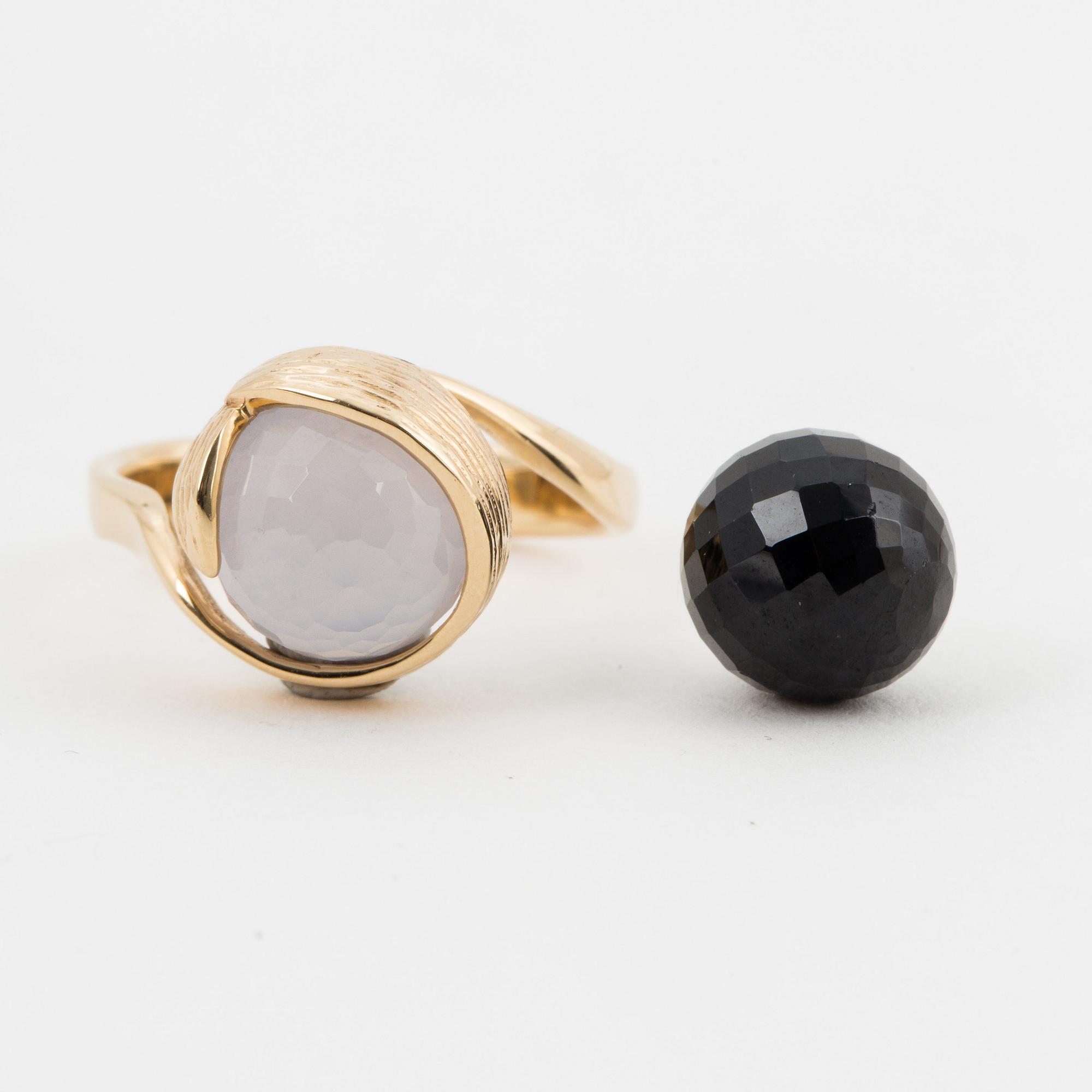 PER BORUP, a  "Changeling" ring with chalcedony and hematite beads.