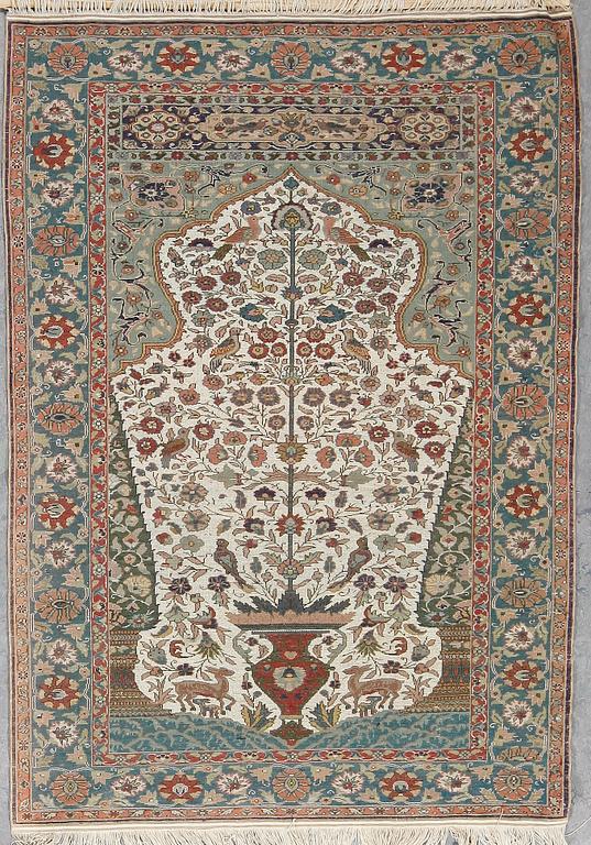 MATTA, Turkisk silke, ca 167x119 cm.
