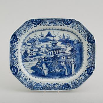 STEKFAT, porslin, Kina, Qianlong 1736-1795.