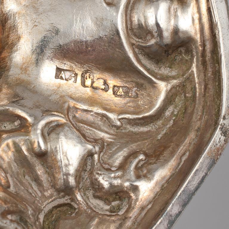 PARTI SILVER, 4 delar, England samt Sverige, 1800 respektive 1900-tal, (vikt exklusive ljusstakar) 250 gram.